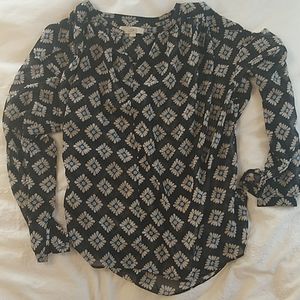 ⚠️5️⃣for💲3️⃣0️⃣⚠️ flowy v-neck blouse